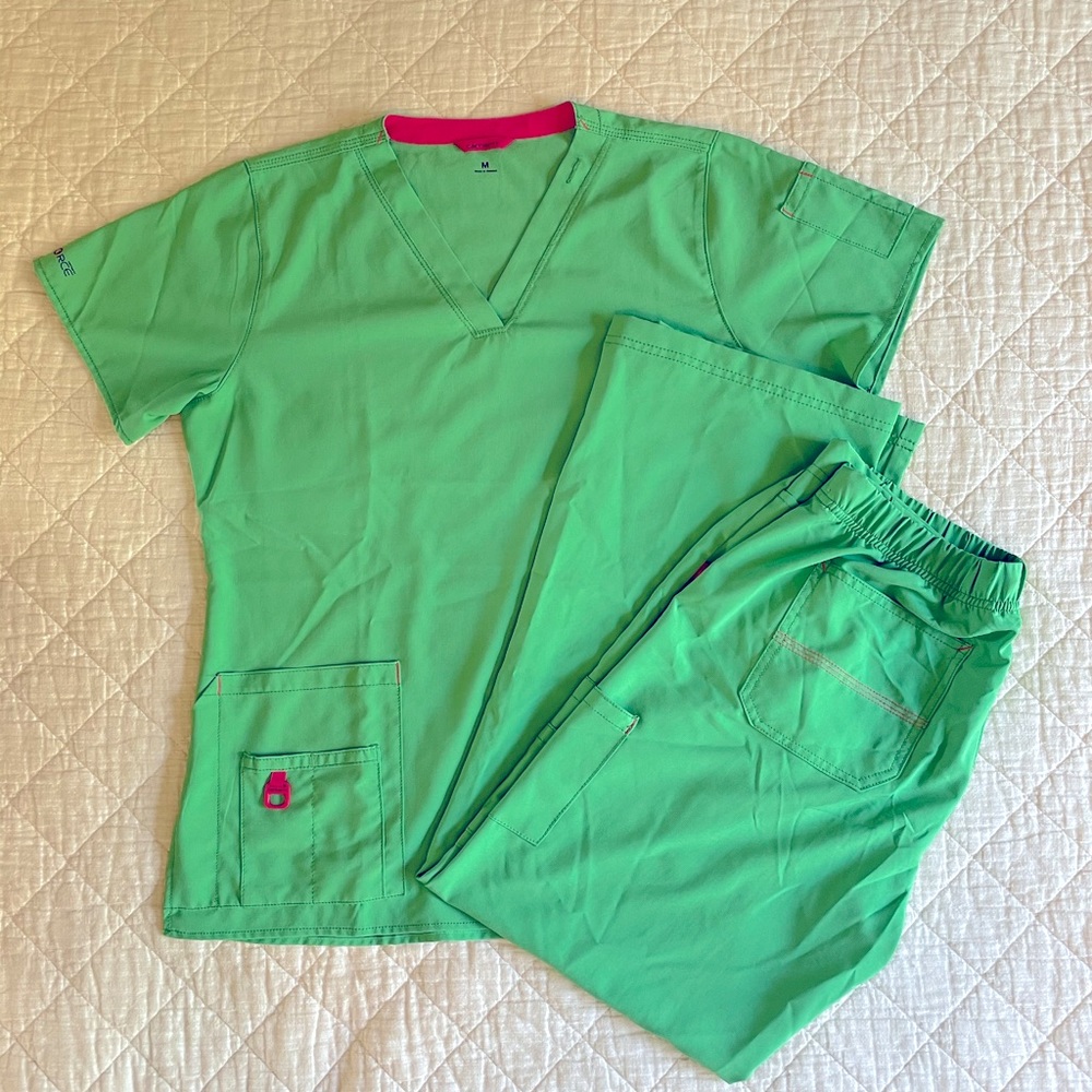 Carhartt scrub outfit.